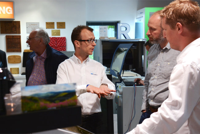 Rob Goleniowski demonstrating the LEF-20 at the VersaUV Experience Day